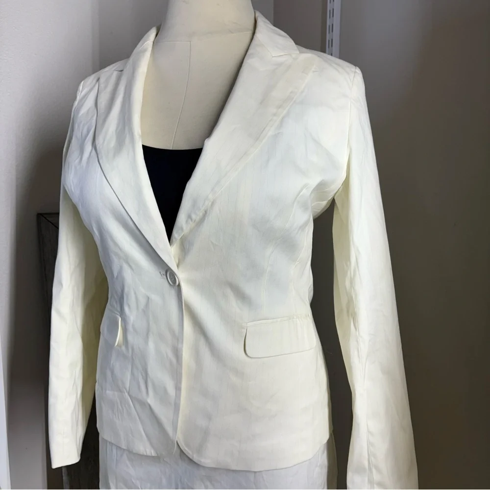 New York & Company cream color suit set Tailored Blazer with Notched Lapels